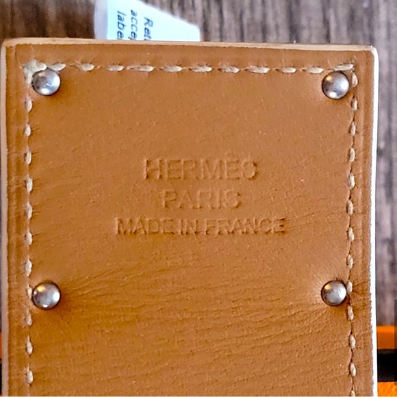 HERMES Absolutely gorgeous like new authentic, white T2 Kelly Dog Hermes bracel… - Picture 10 of 15